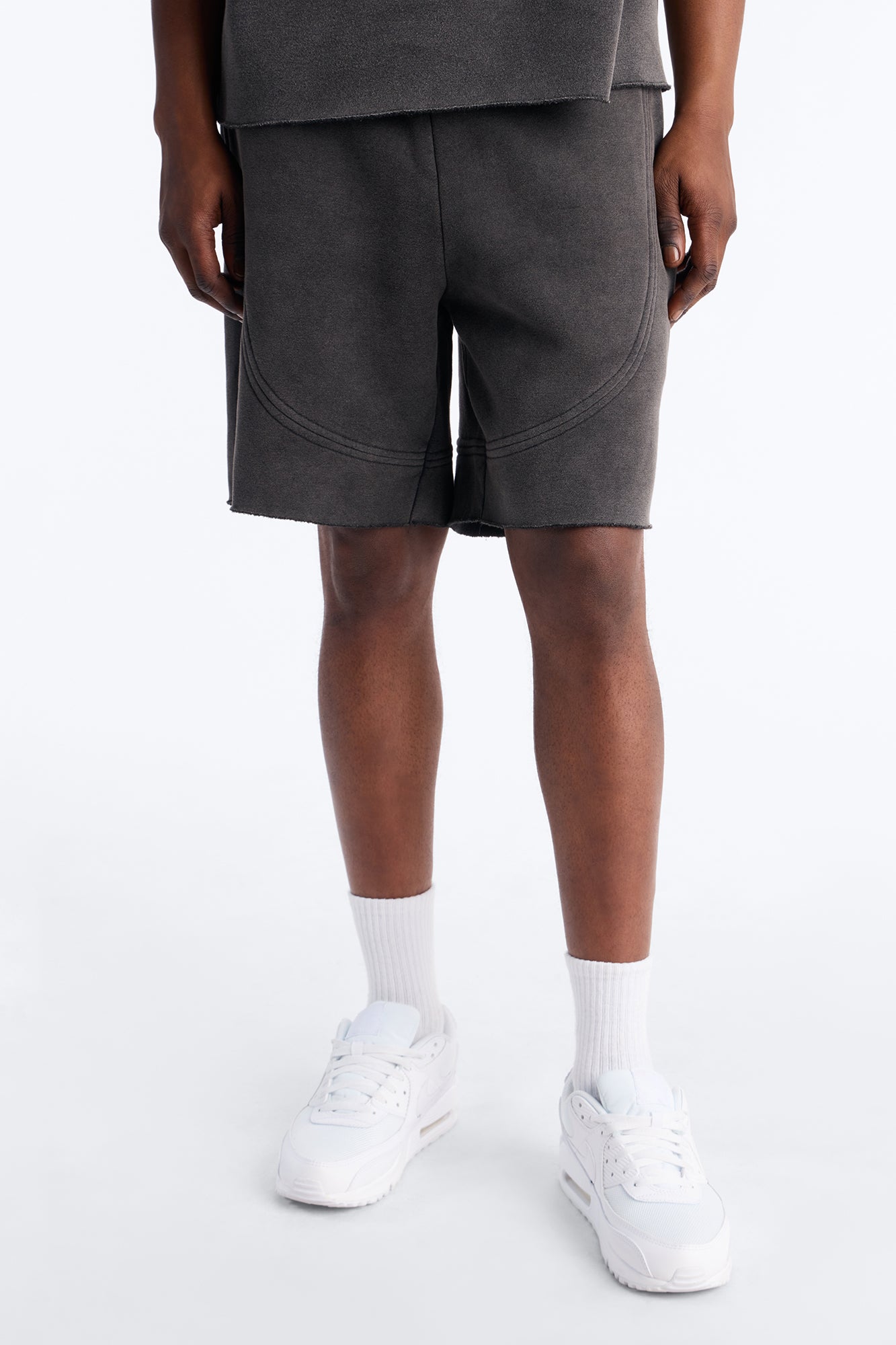 Washed Raw Edge Baggy Sweatshort - Black Wash